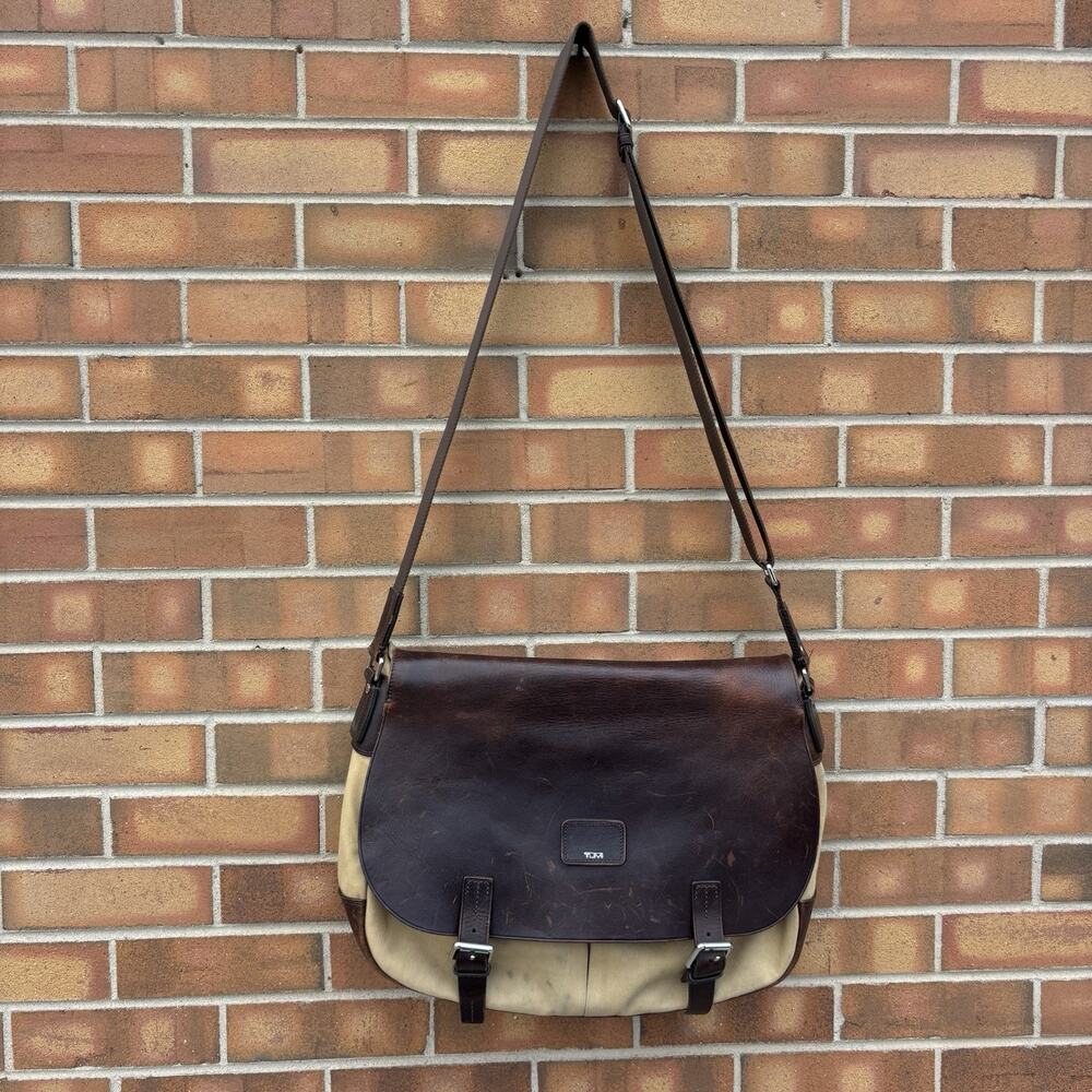 Vintage TUMI TownHouse Wilton Messenger Bag Khaki Leather Canvas 24270KH Worn